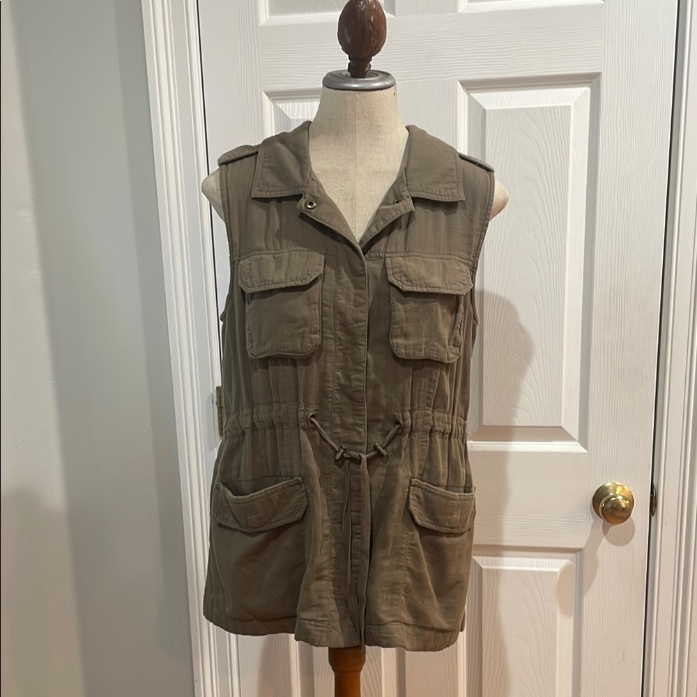 Democracy Olive Green Utility cargo Safari studded Vest 100% cotton women’s M